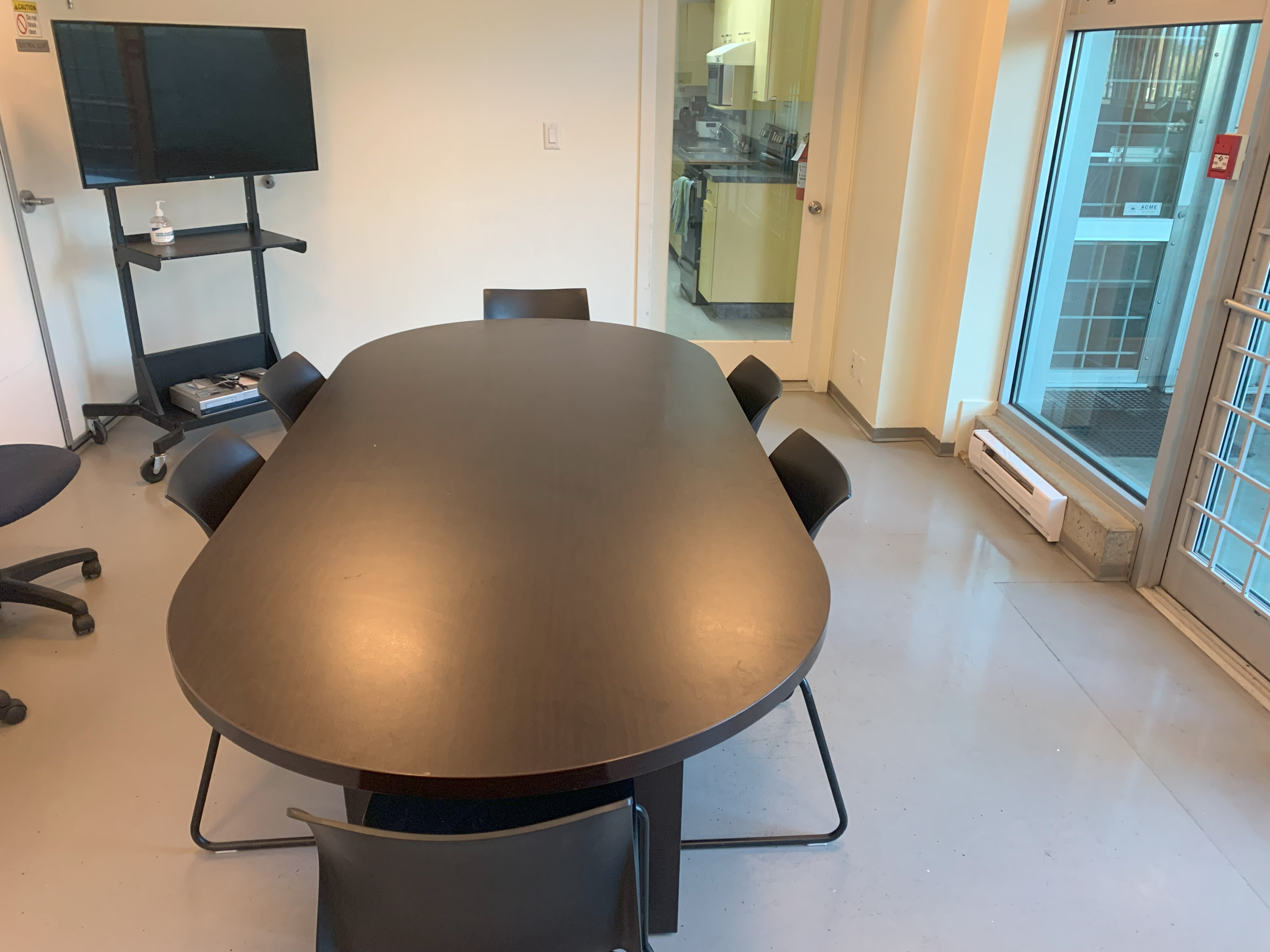 /img/boardroom-1.jpeg