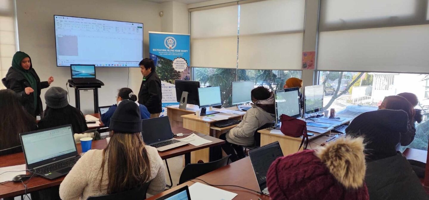 /img/mhhs-computer-skills-1.jpg